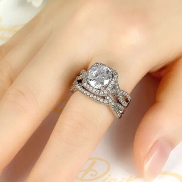 Luxury diamond wedding ring set - Picture 5 of 8